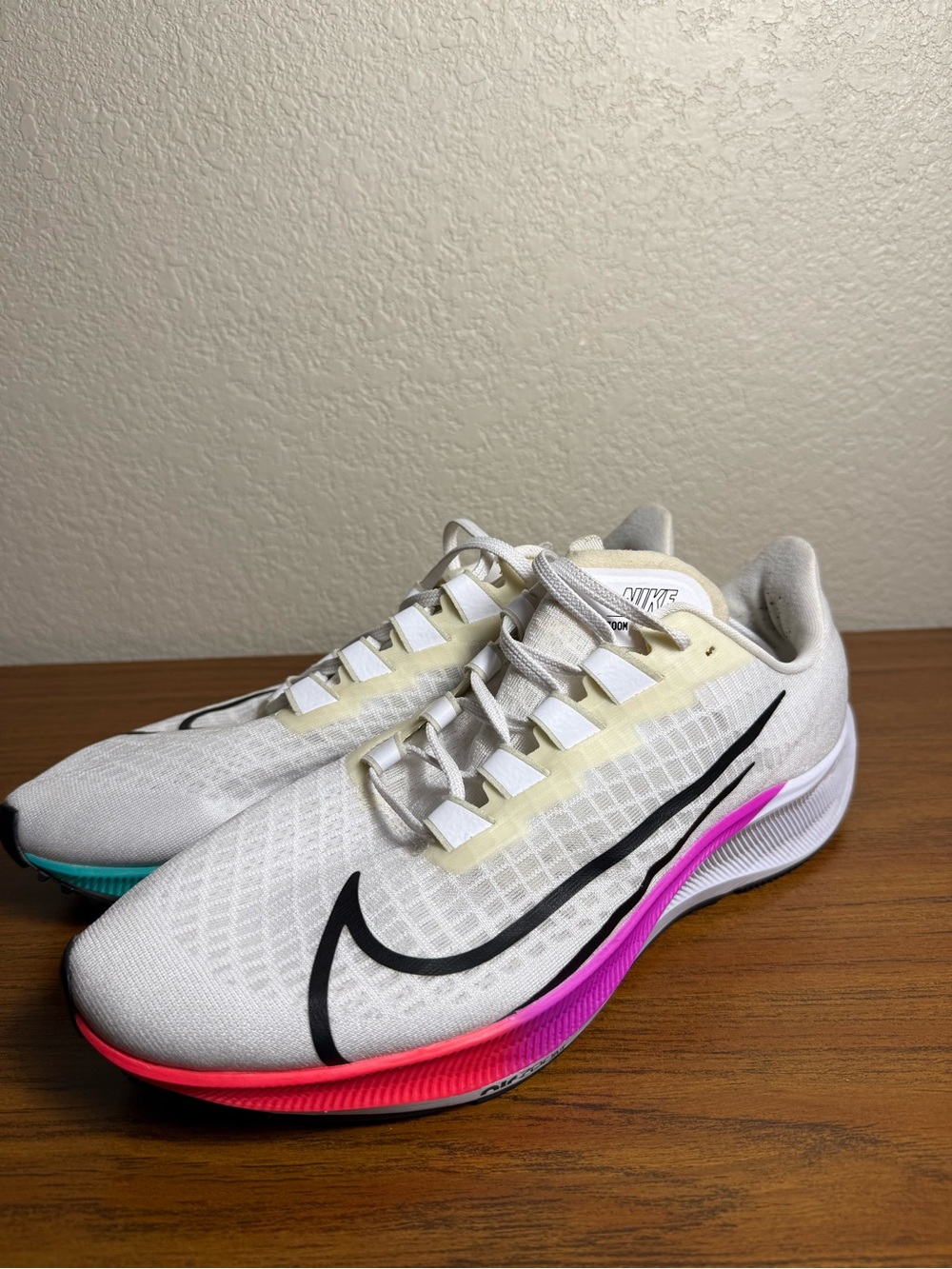 Nike men’s White Running Shoes